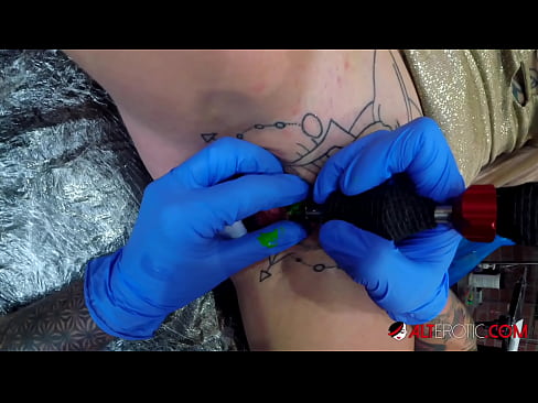 ❤️ Extrem tattooed Hottie Sully Savage krut en Tattoo op hirem Klitoris ❤❌ Sexvideo bei eis lb.sexafinkarasskaz.ru ❌️❤